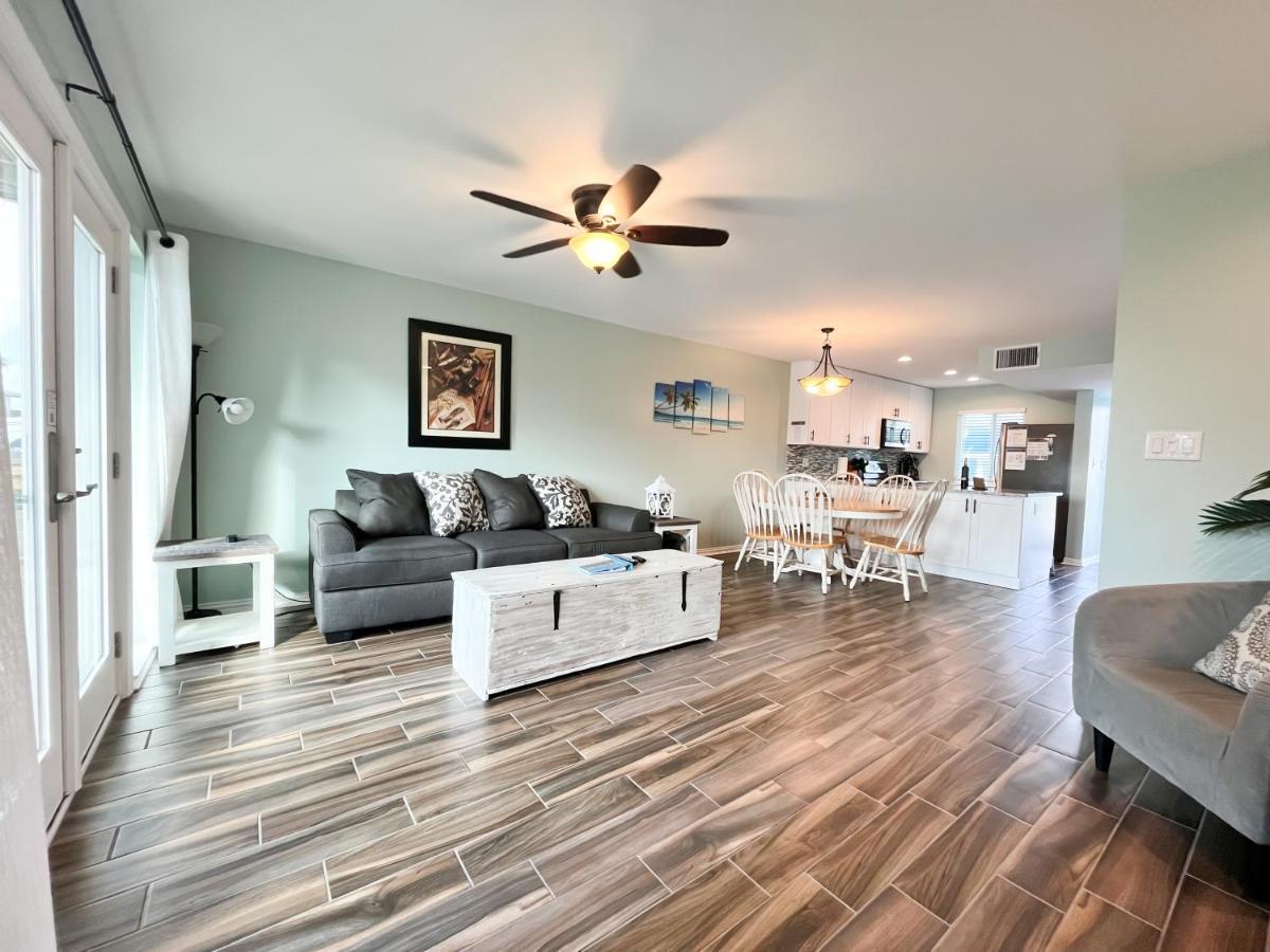 Rockport Waterfront Condo With A View 外观 照片
